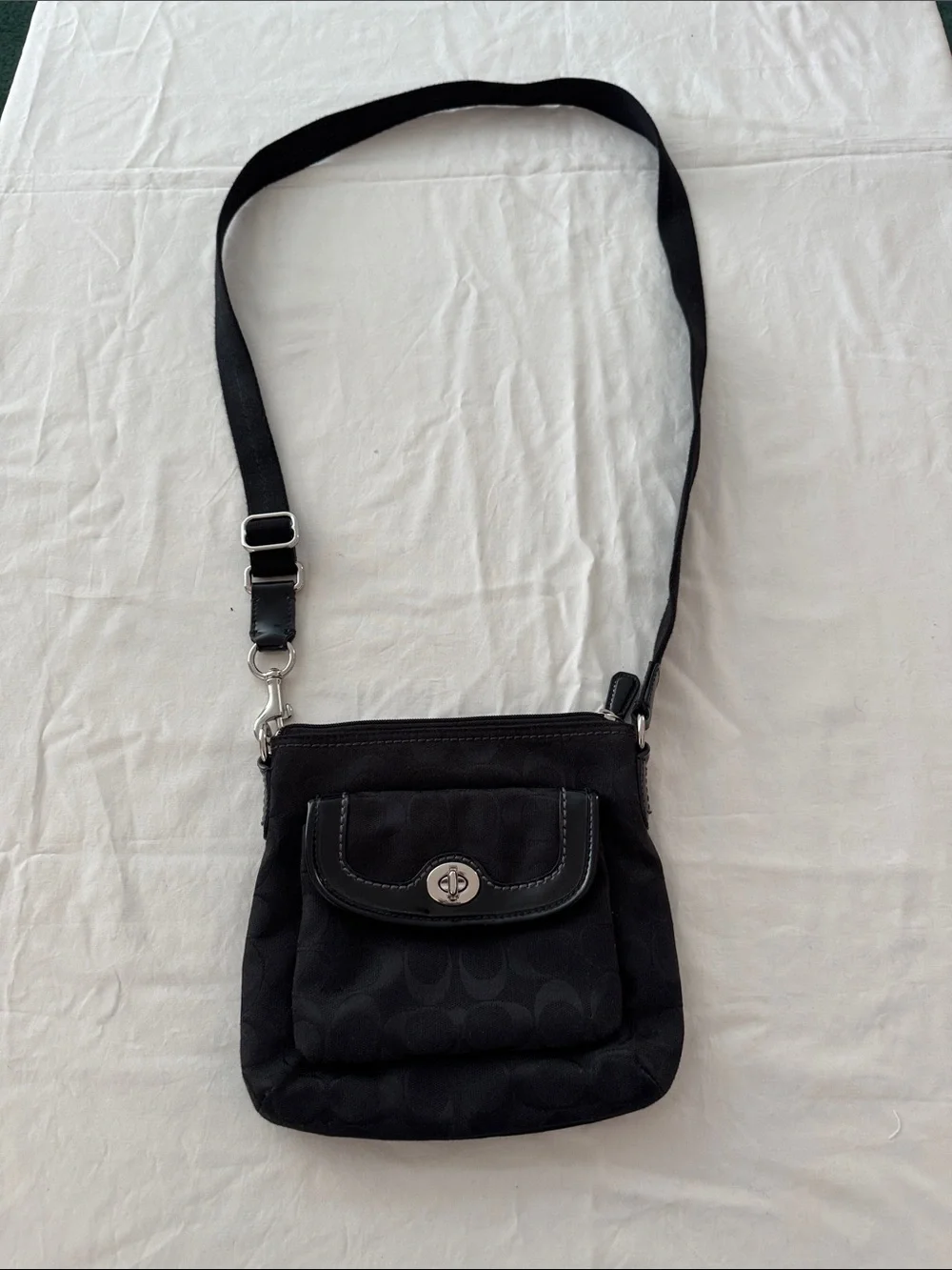 Coach Black Crossbody Shoulder Bag - Classic Turn-Lock Front Pocket